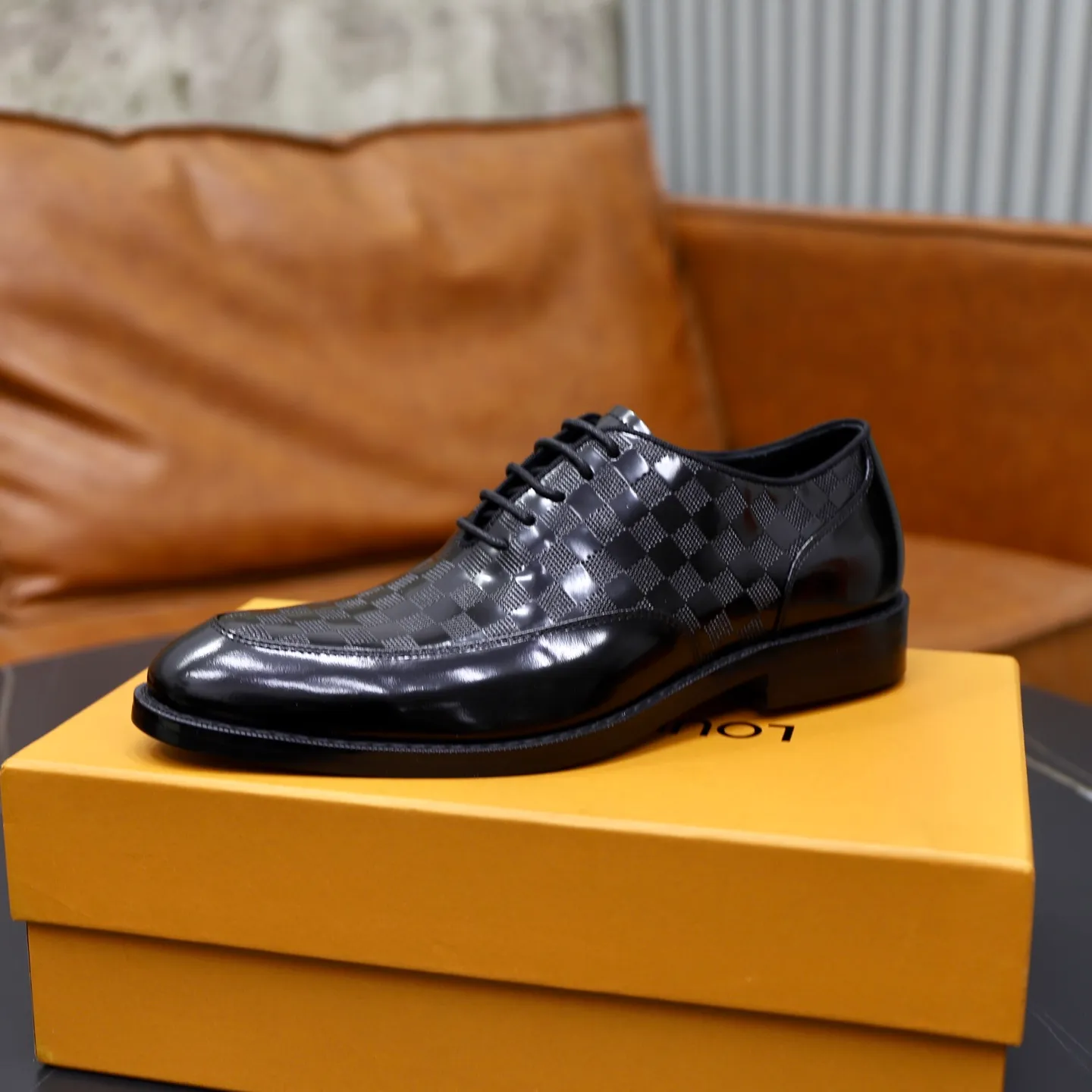 Men's shoes: 280🙅‍♂️🙅‍♂️🙅‍♂️Niuli Brand: LV Louis Vuitton Size: 39-44 (38, 45, 46 can be customized) Level: Counter classic Material: Original soft cowhide upper Comfortable cowhide lining Original lightweight outsole Style category: Formal business casual driving leather shoes Color: Color of the actual picture